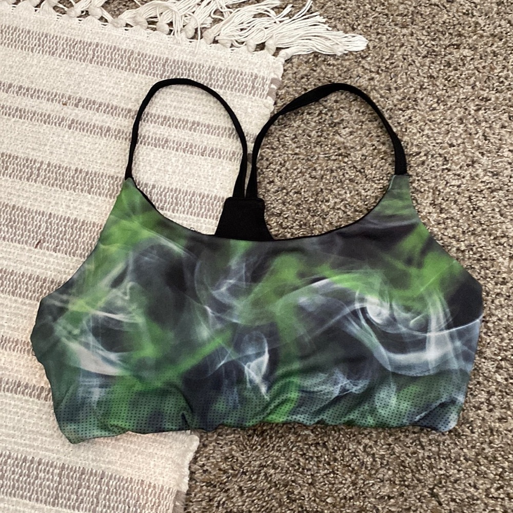 sports bra